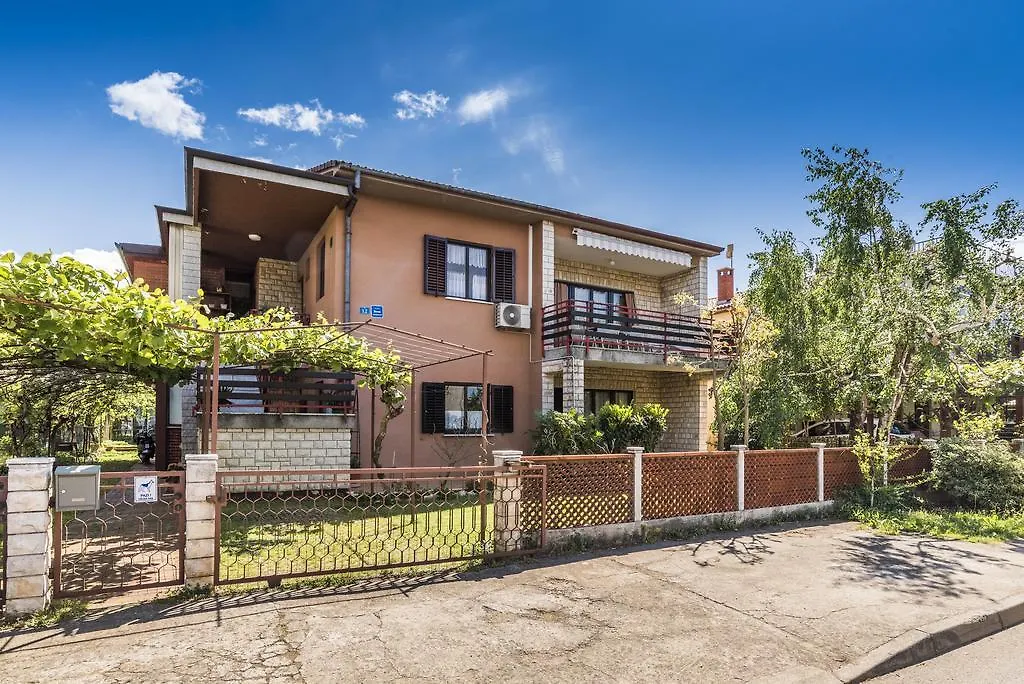 Apartment Vesna Komunela