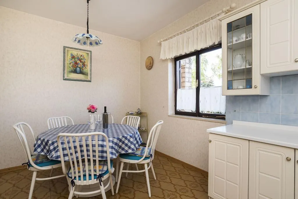 Apartment Vesna Komunela