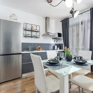 Ariana Apartment